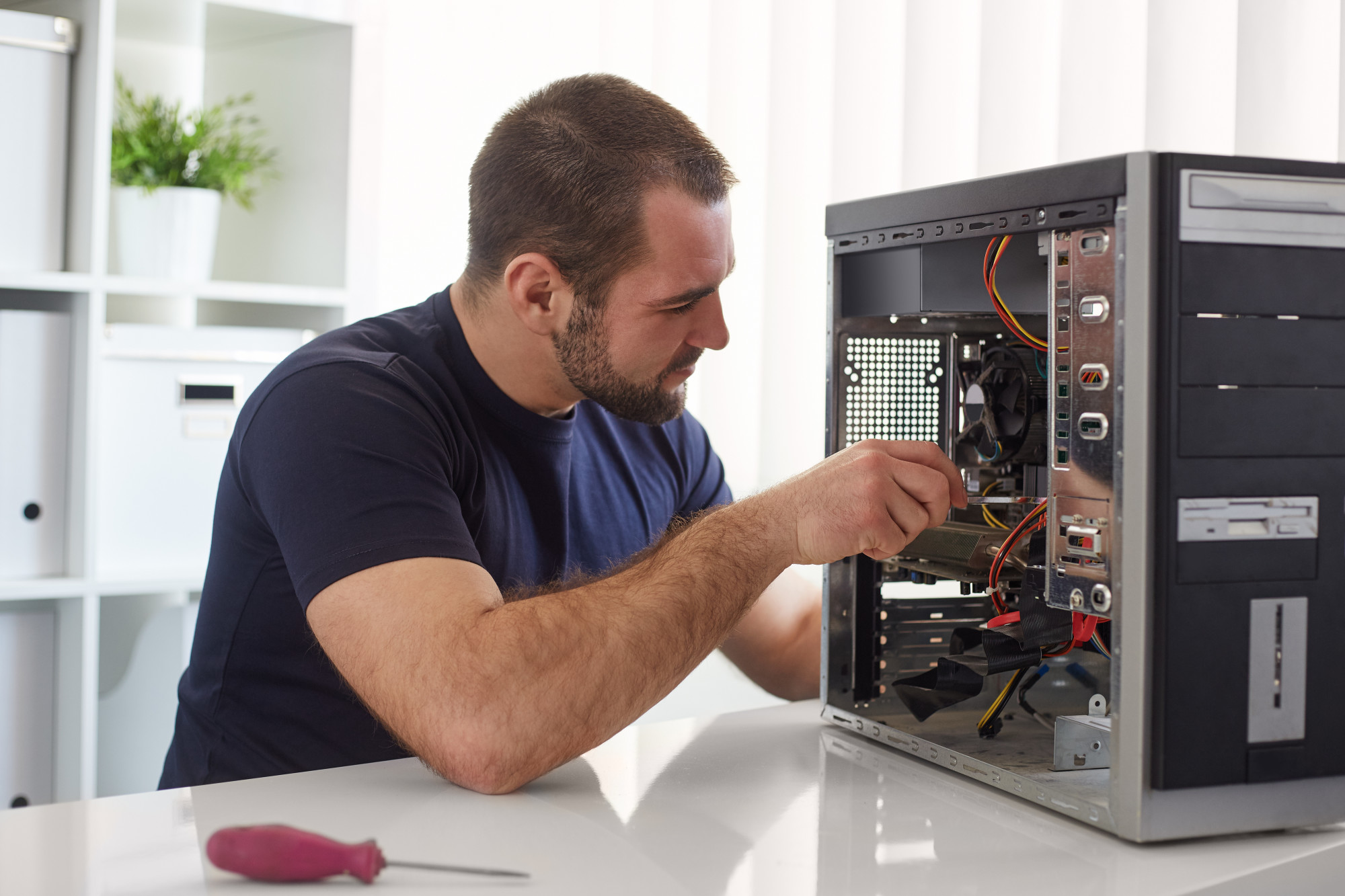 Computer Repair Services vs DIY